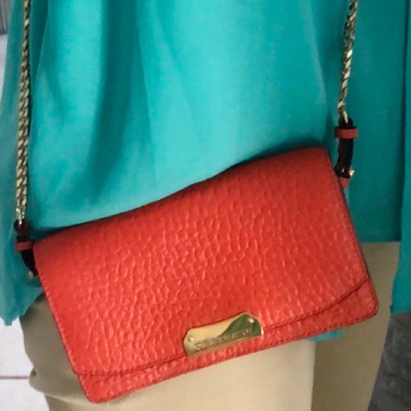 Small Gold Chain Cross Carry Burberry NEW.| Luxury|Designer - Picture 2 of 6